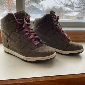 Nike Sky High Dunk